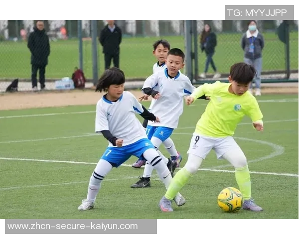 足球运动员的脚臭问题及其对比赛表现的影响分析与解决方案探讨